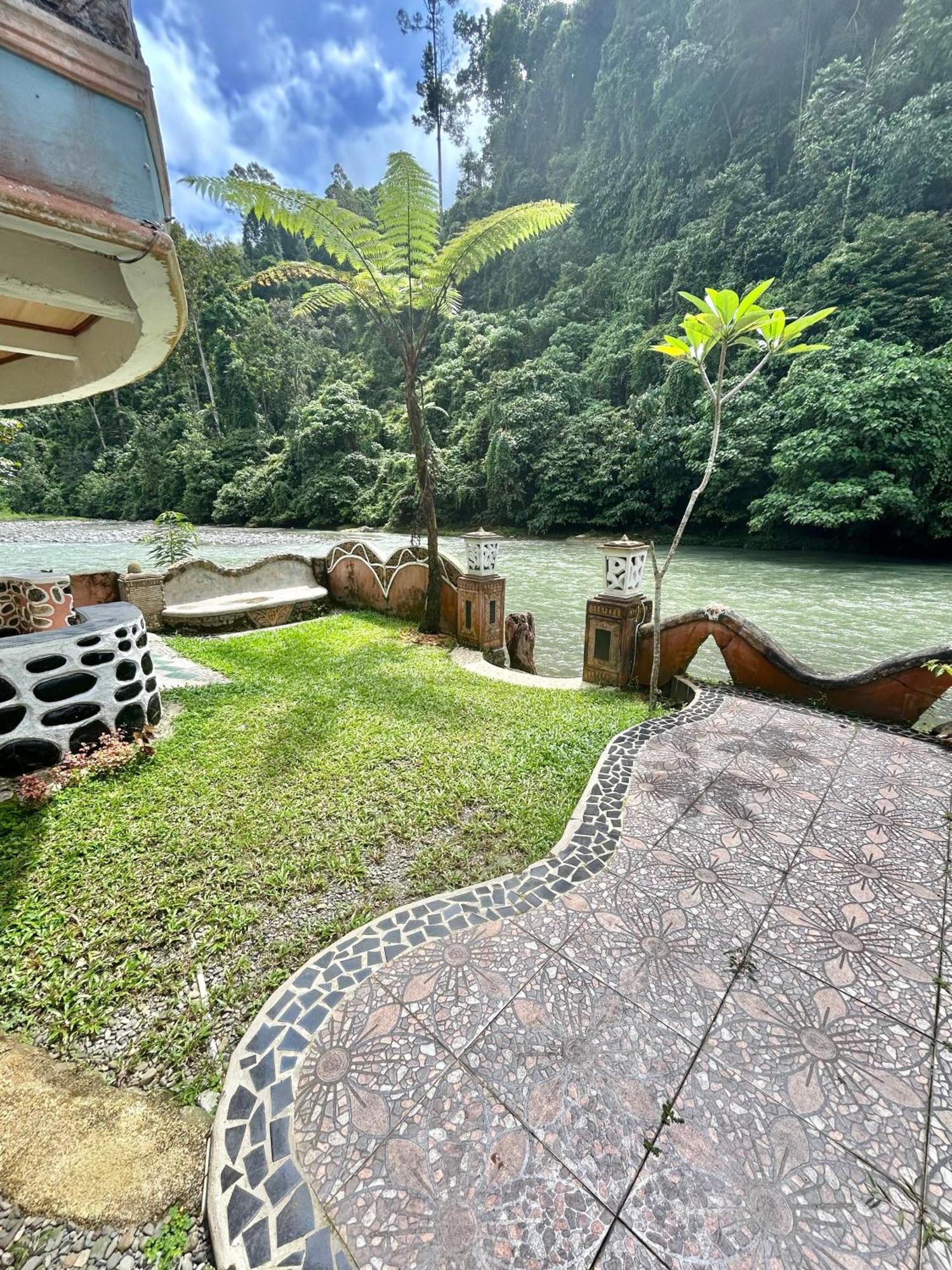 Aussie Inn Bukit Lawang Exterior photo