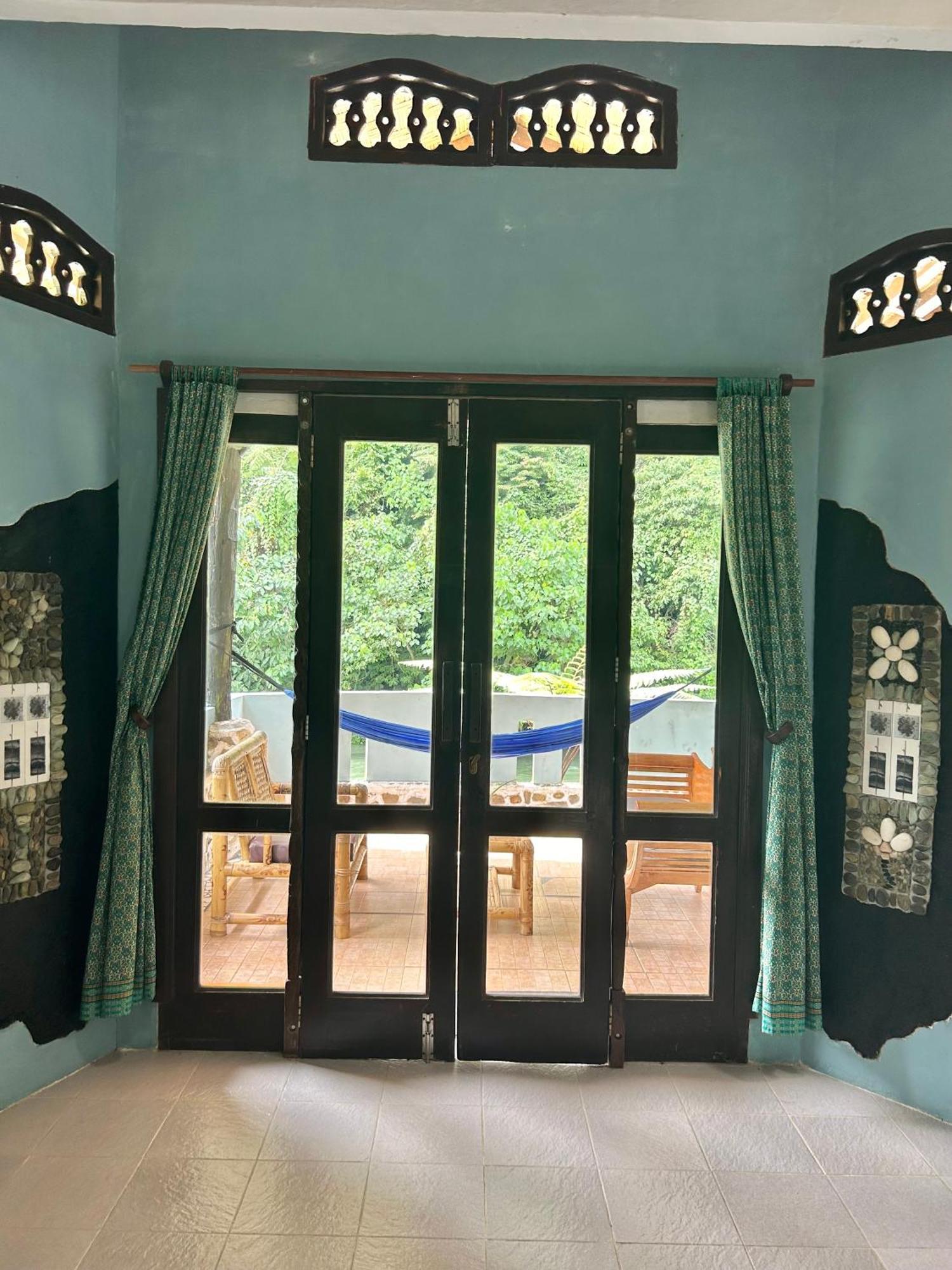 Aussie Inn Bukit Lawang Exterior photo